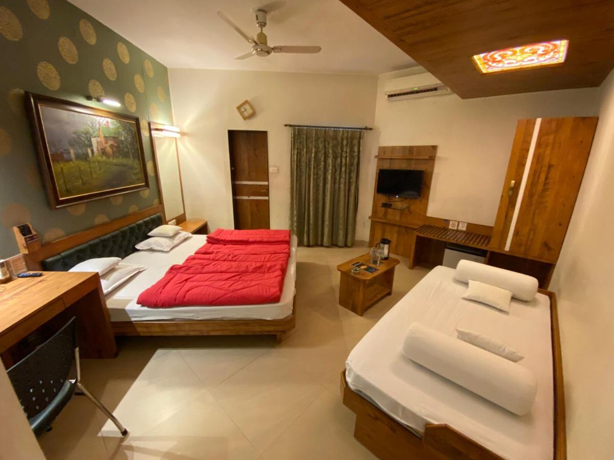 Panchavati Elite Inn Nashik Exterior foto