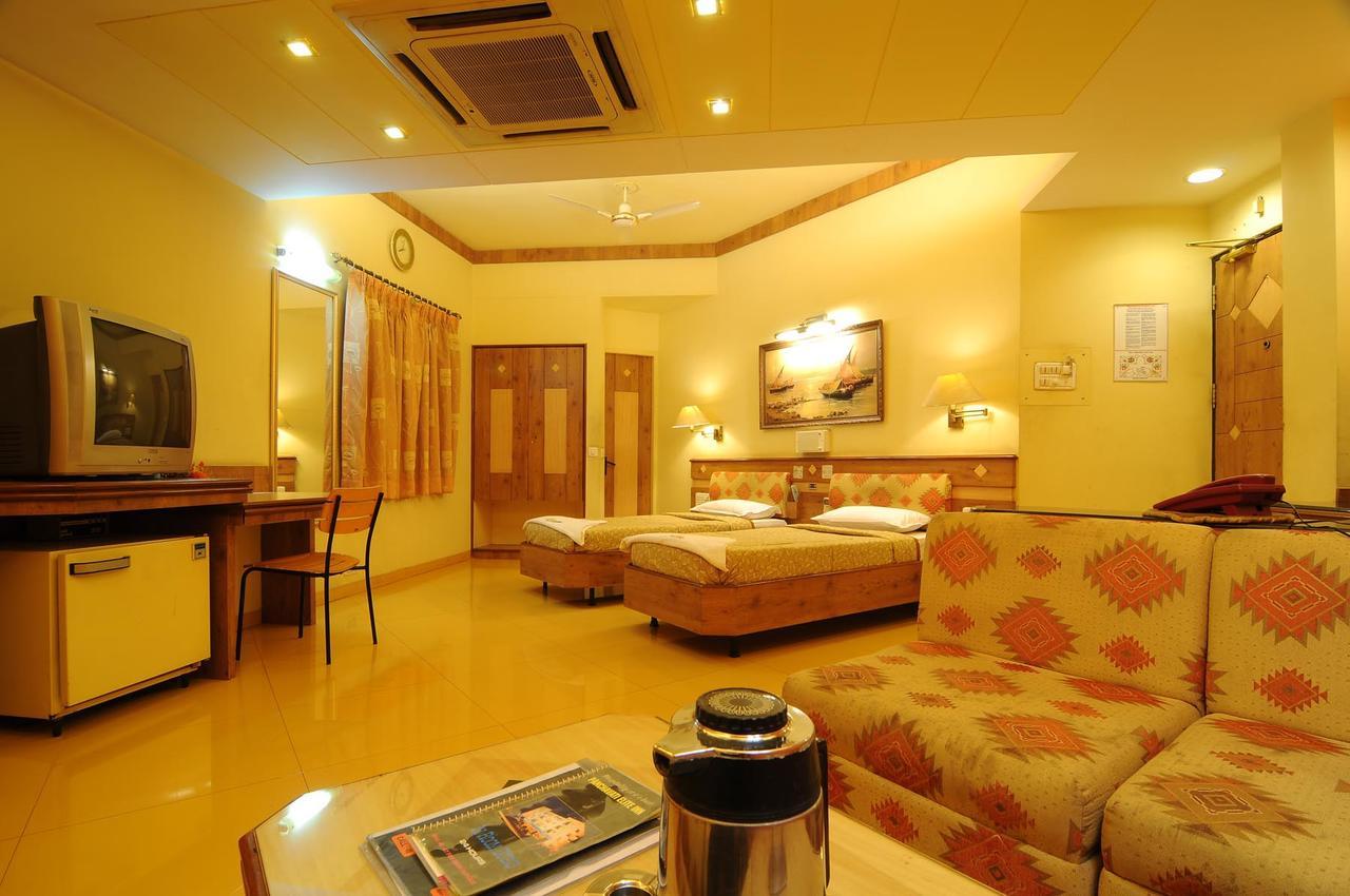 Panchavati Elite Inn Nashik Exterior foto